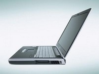 Notebook Fujitsu Siemens Lifebook E8020 - boční pohled
