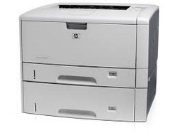 HP LaserJet 5200 DTN z boku