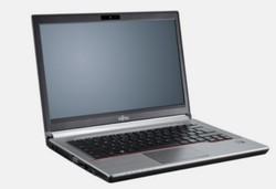 Fujitsu Lifebook E744 otevřený