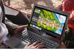 Lenovo ThinkPad X270 zapnutý