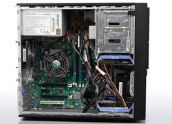 Lenovo ThinkServer T140 otevřený